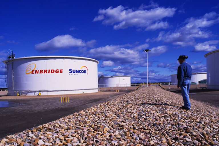 Syncrude and Suncor oil and gas jobs Fort McMurray. remote camp accommodations and flights provided.