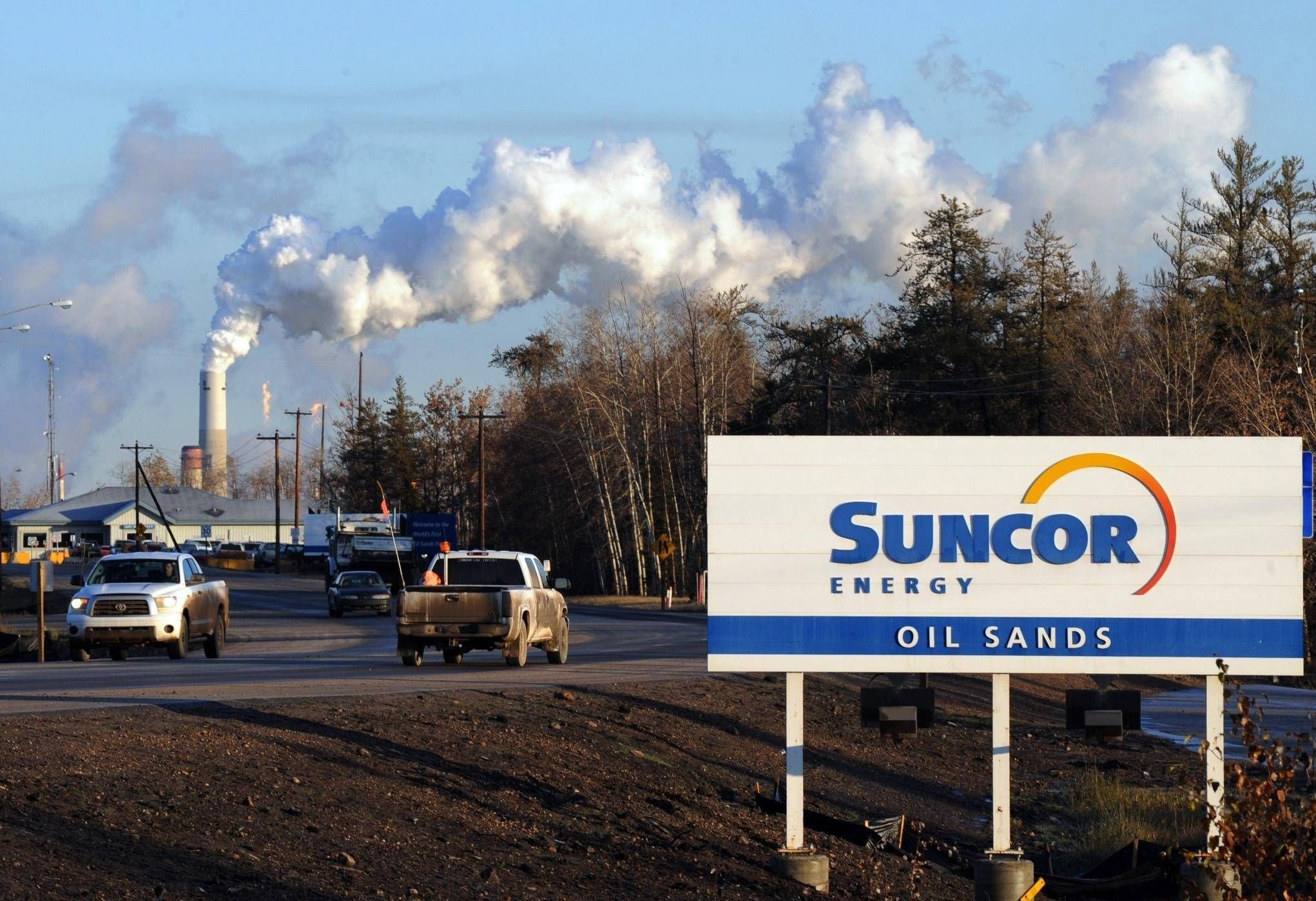 Suncor Energy Oil Sands Jobs - Fort Hills, Wood Buffalo, and Fort McMurray in AB - camp and flights